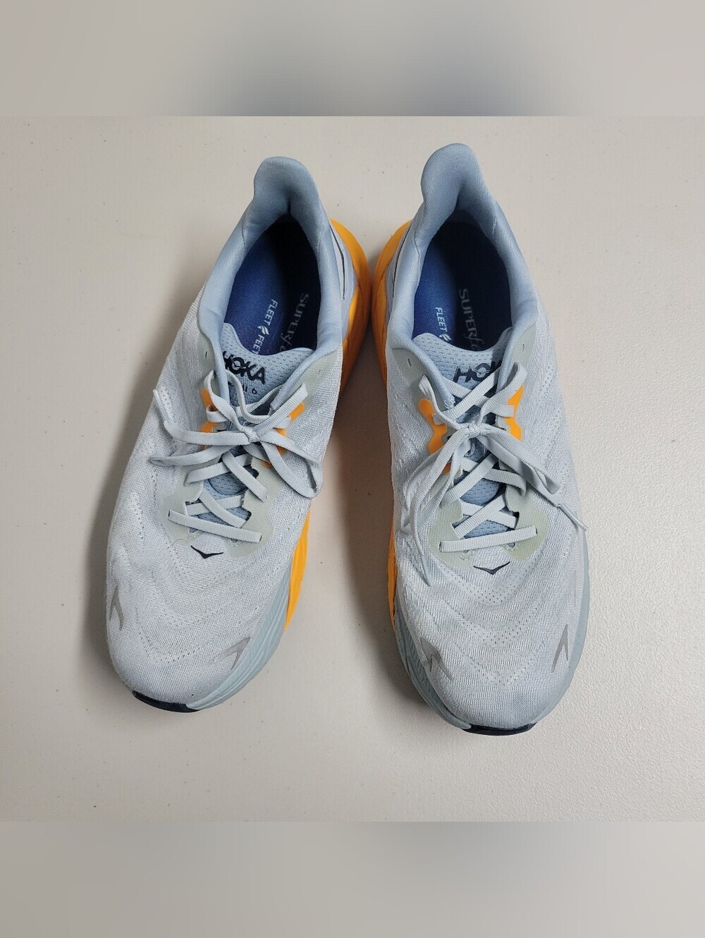 HOKA One One Arahi Men's Men's Light Blue & Orange Running Shoes Size 12D.